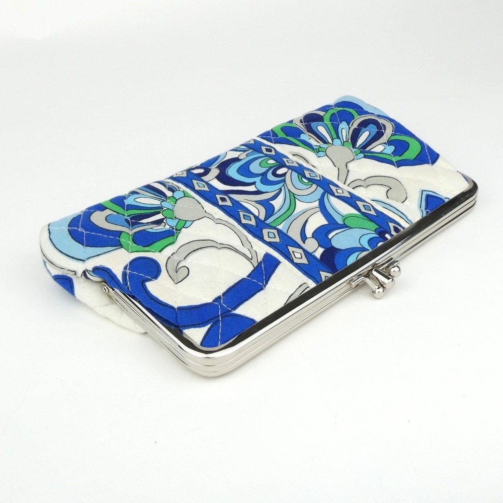 Vera Bradley Mediterranean White Kiss Lock Wallet - Picture 4 of 16